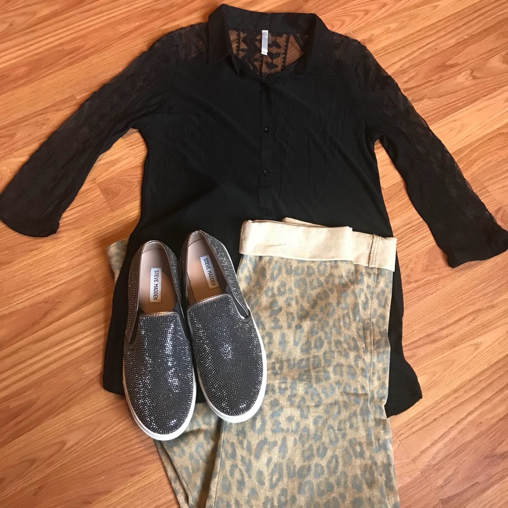 Black sheer shoulder heart top NWOT